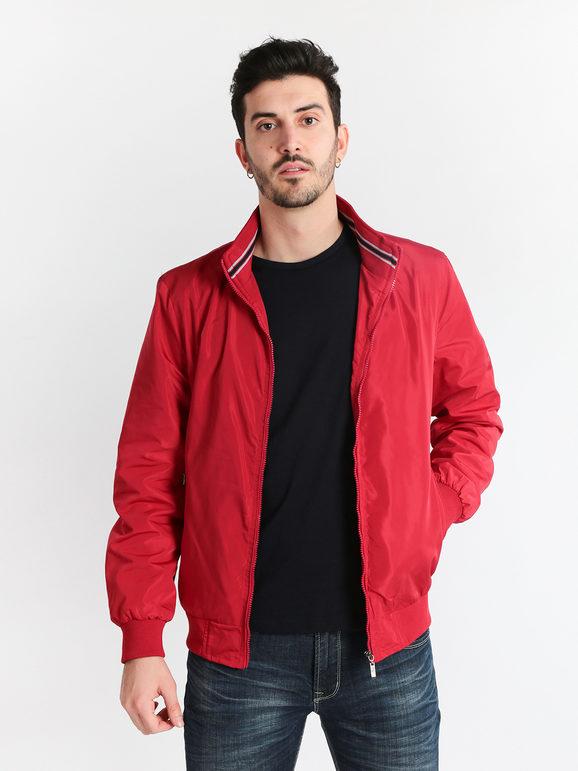 Lightweight jacket with pockets