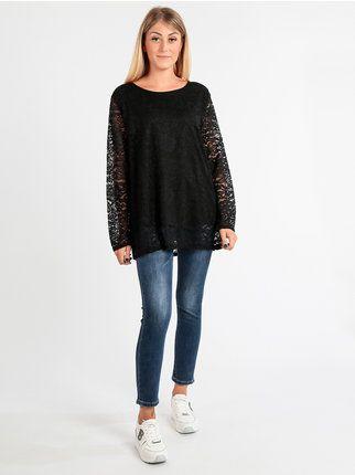 Long-sleeved lace t-shirt