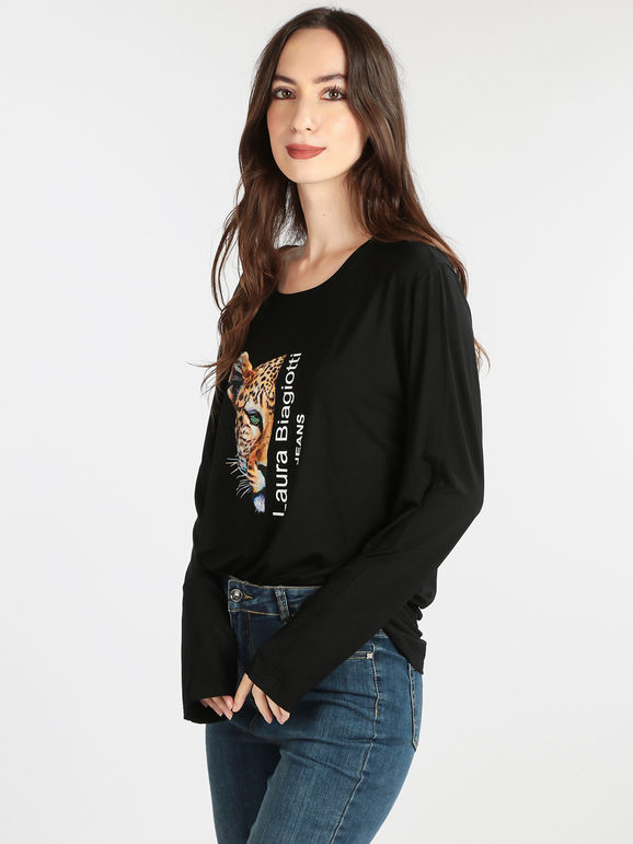 Long women's T-shirt with print