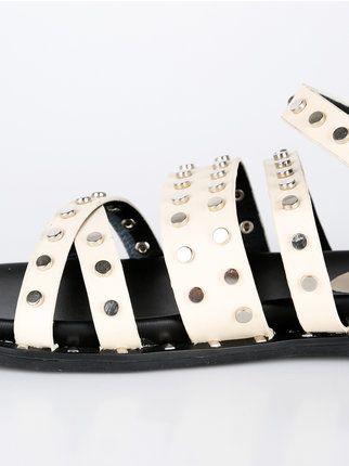 Low sandal with studs