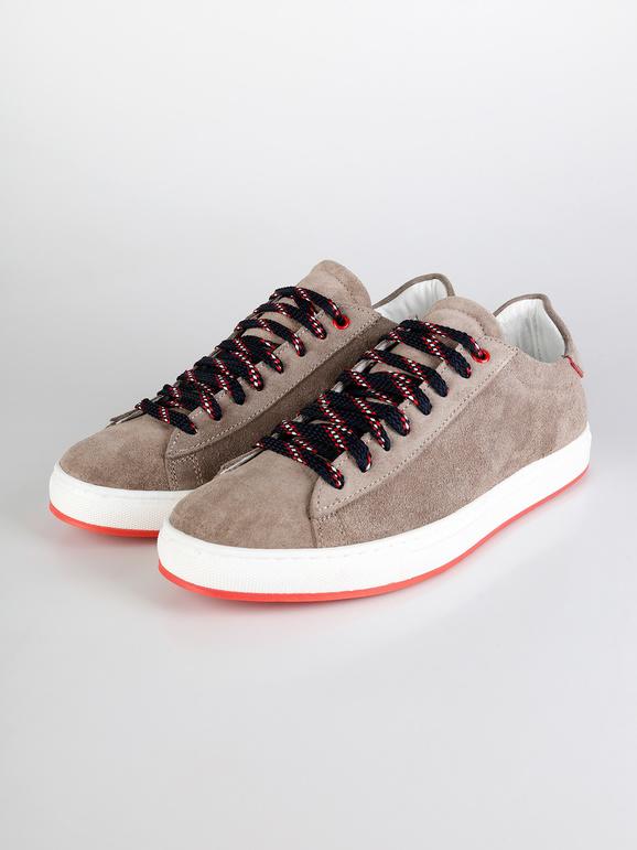 Low sneakers in suede leather