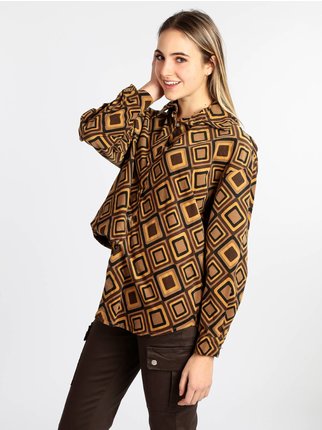 Maxi-Oversize-Frauenhemd aus samtiger Baumwolle