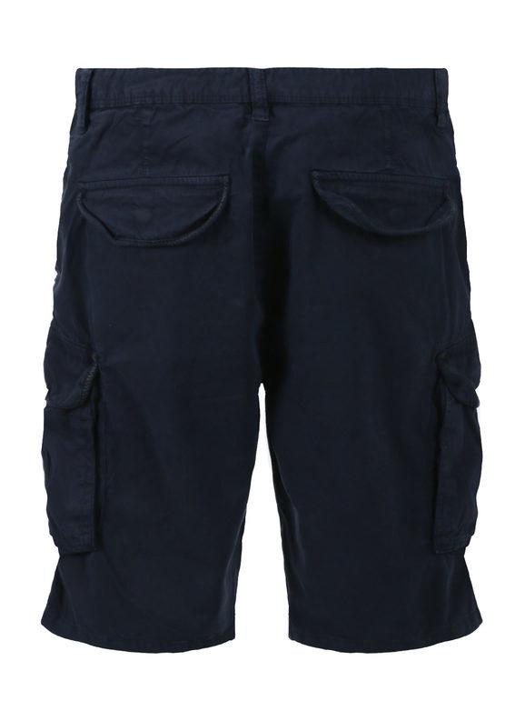 Men's Bermuda shorts with large pockets