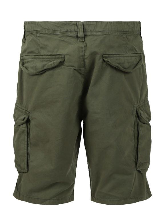 Men's Bermuda shorts with large pockets