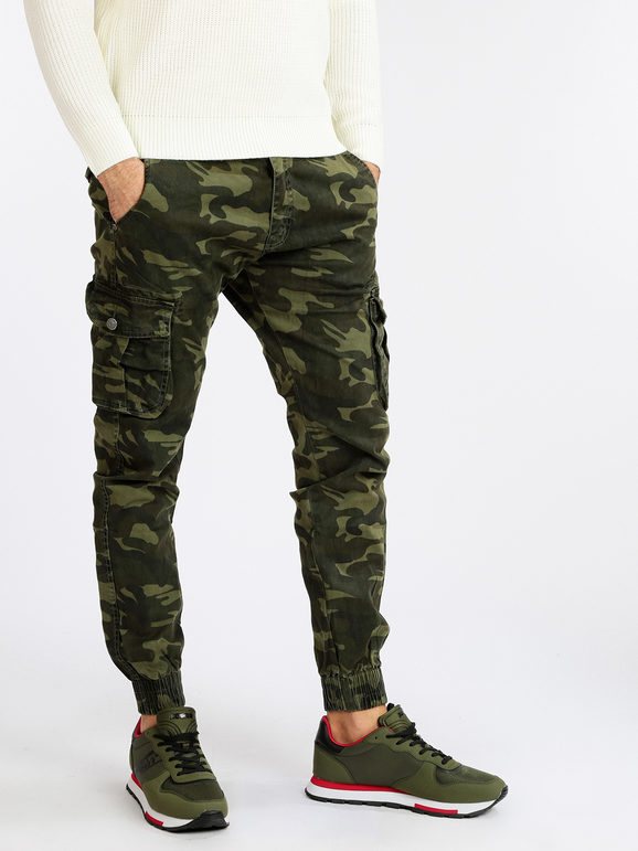 Men's camouflage cargo pants