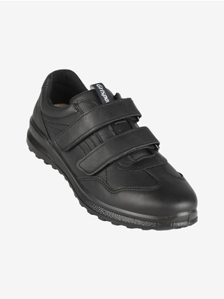 Men's leather shoes with tears