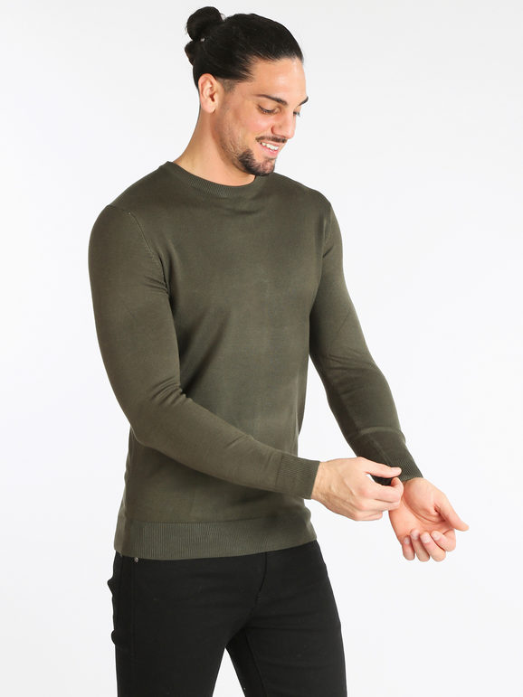 Men's round-neck pullover in solid colour
