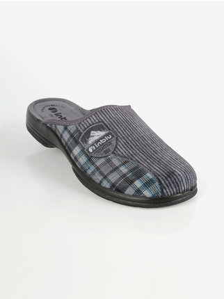 Men's slippers in suede fabric
