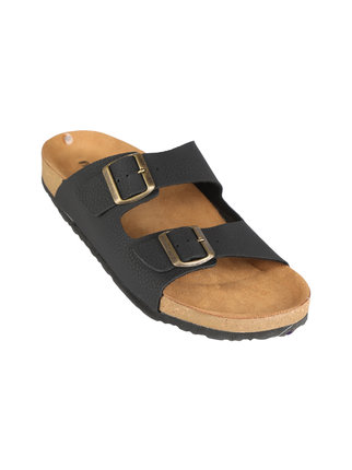 Men's slippers with buckles