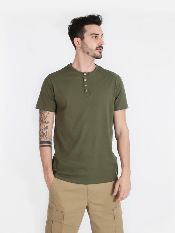 Men's T-shirt with buttons