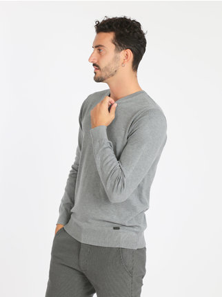 Men's V-neck sweater