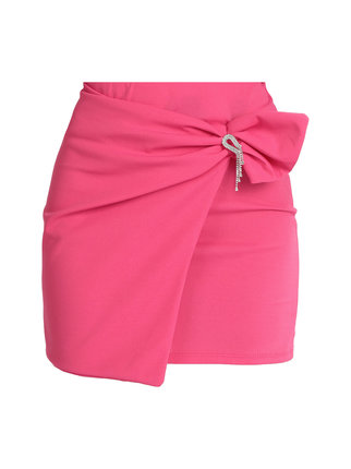 Mini skirt with rhinestone brooch