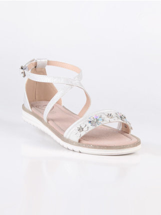 Open toe sandals with flowers and rhinestones