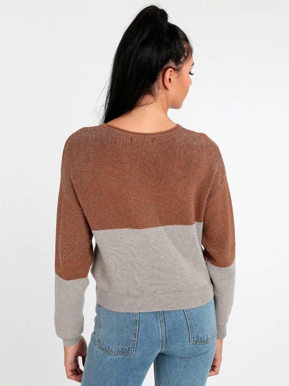 Oversized short woman sweater