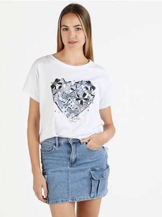 Oversized women's T-shirt with heart print