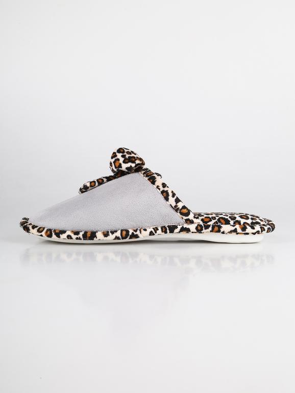 Pantofole leopardate con fiocco