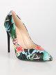 Pointed flowered pumps with stiletto heel