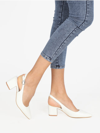 Pointed pumps with open heel