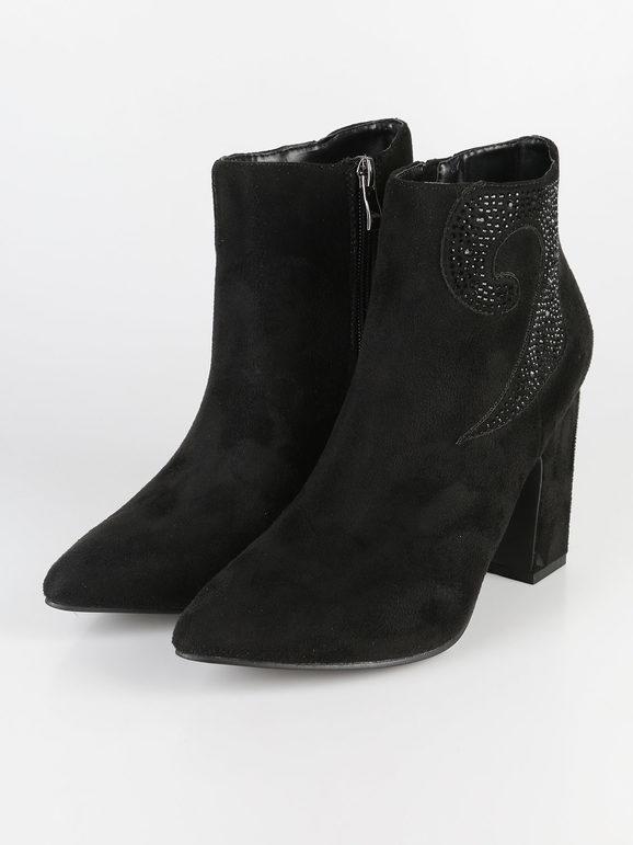 Pointed suede ankle boots