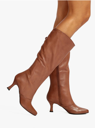 Pointed toe leather boots for women