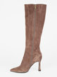 Pointed toe suede boots