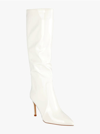 Pointed women's patent leather boots