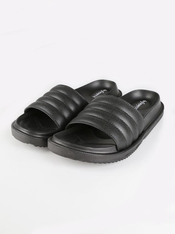 Rubber beach slippers
