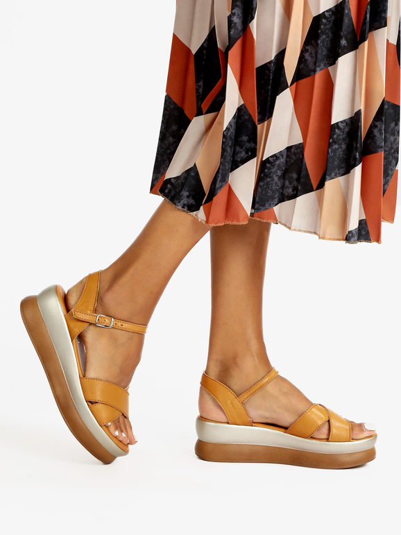 Sandales en cuir pour femme avec plateforme