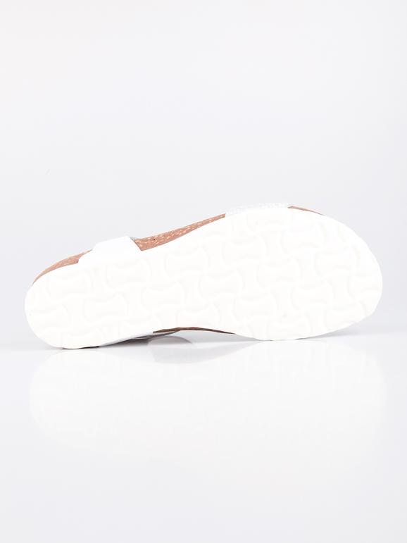 Sandali bianchi con zeppa bassa effetto sughero