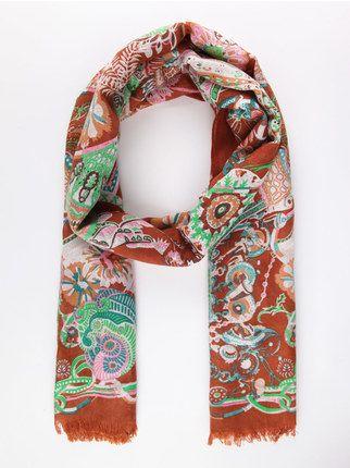 Scarf with pattern print