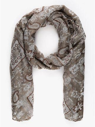 Scarf with pattern print
