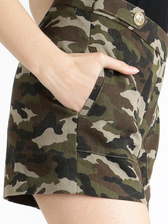 Short en coton avec imprimé camouflage