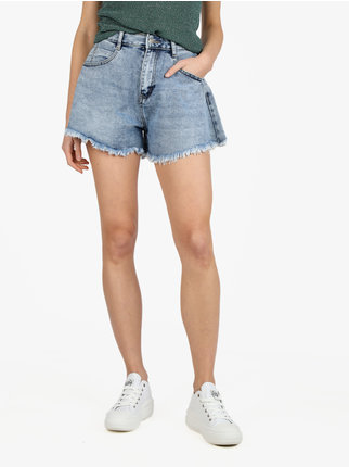 Short femme en jean à extrémités frangées