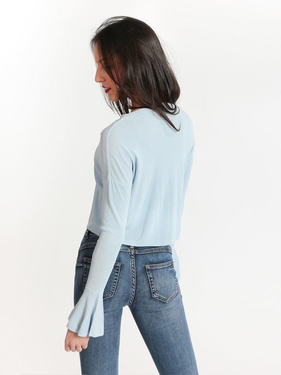 Short shirt with bell sleeves