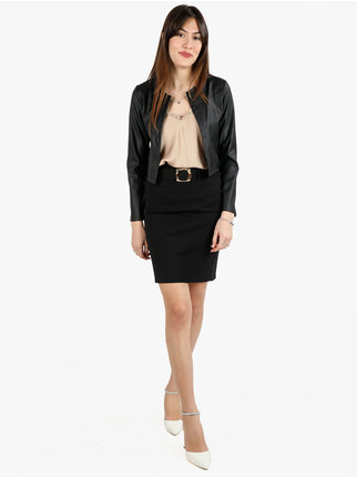 Short women's blazer in faux leather