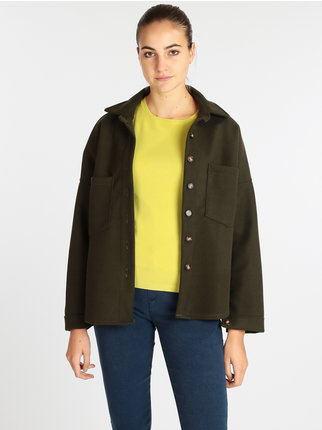 Short women's coat with buttons