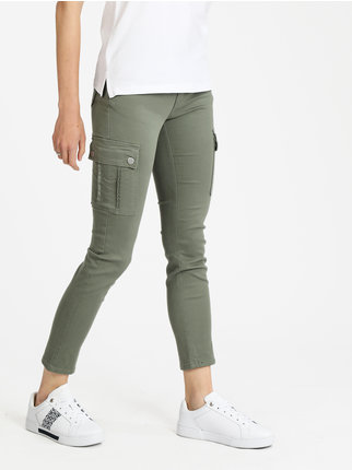Slim fit women's trousers with large pockets
