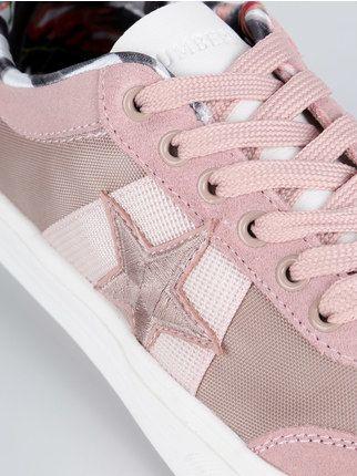 Sneakers with side star
