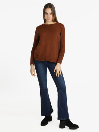 Solid color women's crew neck sweater