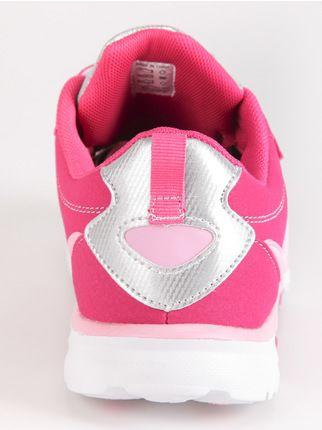Sporty sneakers with tears