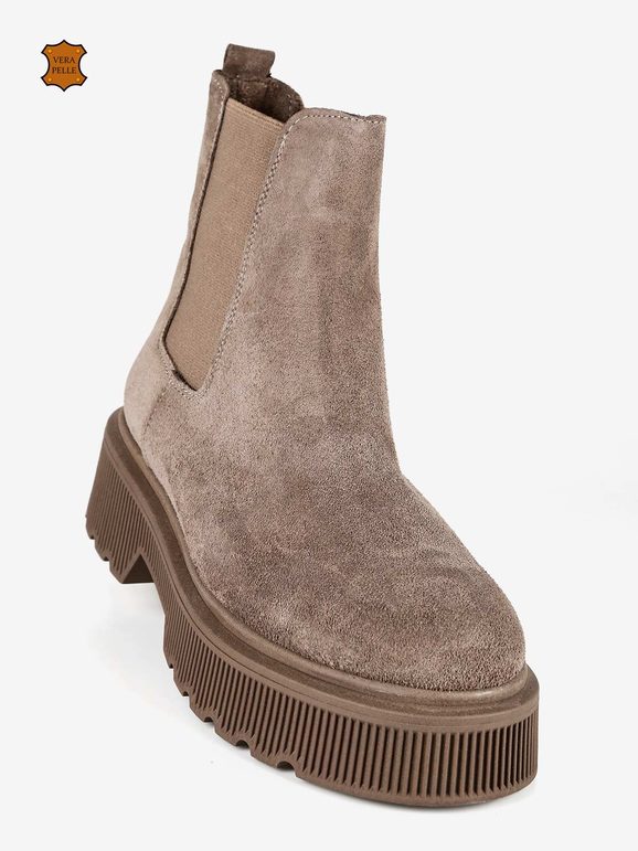 Suede chelsea boots with heel and platform