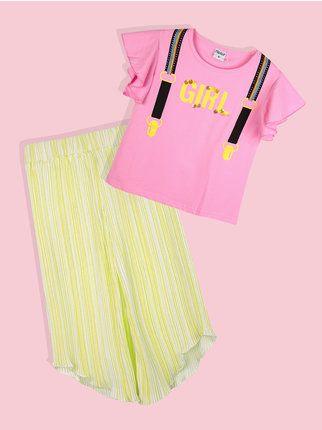 T-shirt + 3/4 pleated trousers  2-piece suit