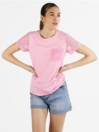 T-shirt donna con ricami in pizzo macramè