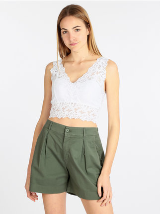 Top cropped donna in pizzo