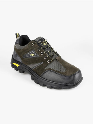Trekking shoes with laces