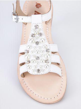 White sandals with pearls and rhinestones