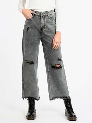 Woman bootcut jeans with rips