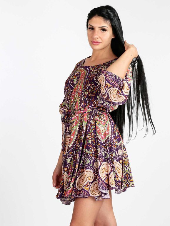 Woman dress with short batwing sleeves