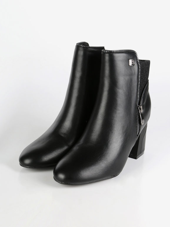 Women's ankle boots with block heels