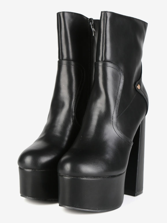 Women's ankle boots with heel and plateau